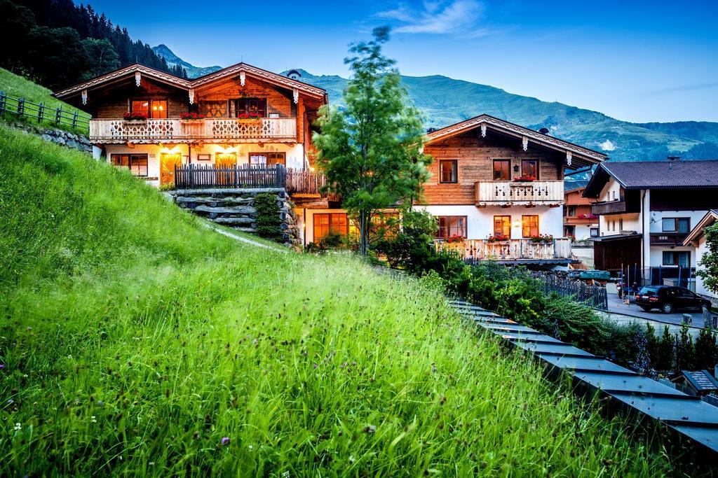 Alpendorf Anno Dazumal Villa Tux Ruang foto