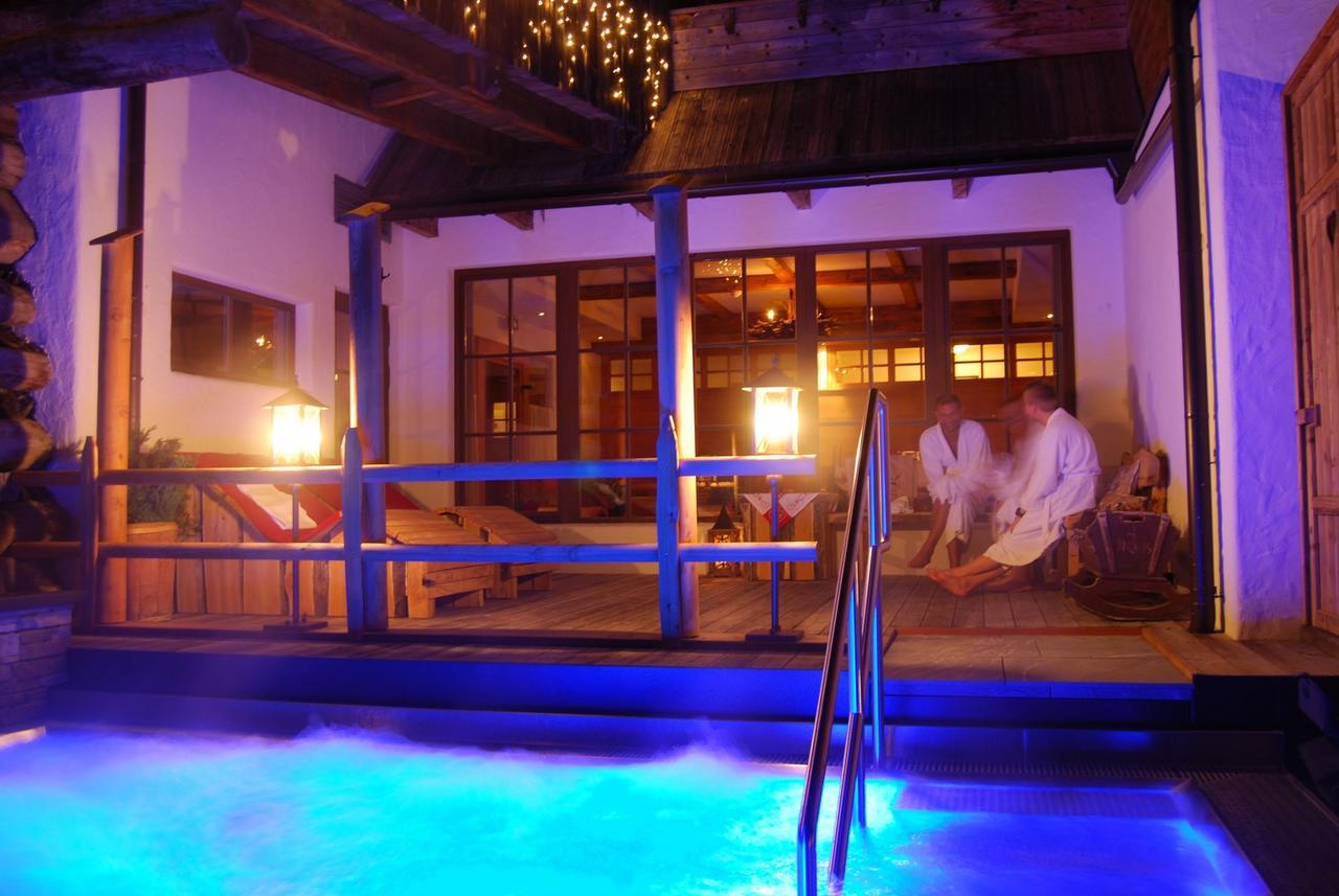 Alpendorf Anno Dazumal Villa Tux Bagian luar foto